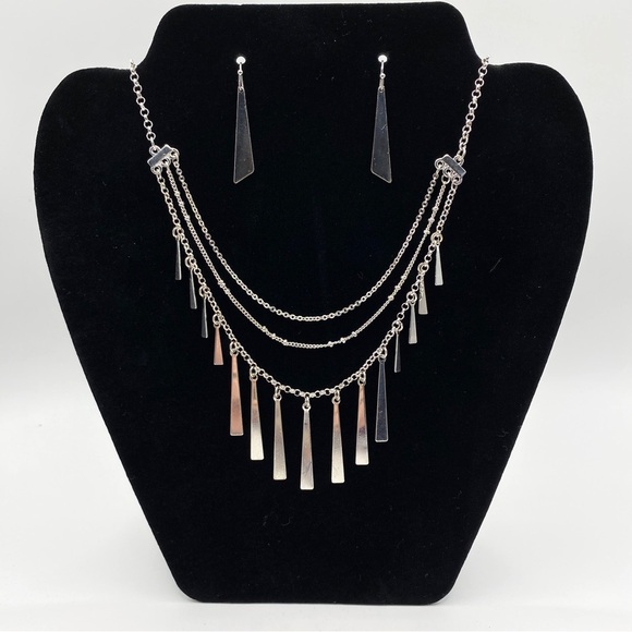 METAL Triple Strand Silver Tone Necklace & Earrings Set NWOT - Picture 2 of 5